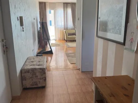 Izdavanje, trosoban stan, 115m², Gorica C, Podgorica - image 11