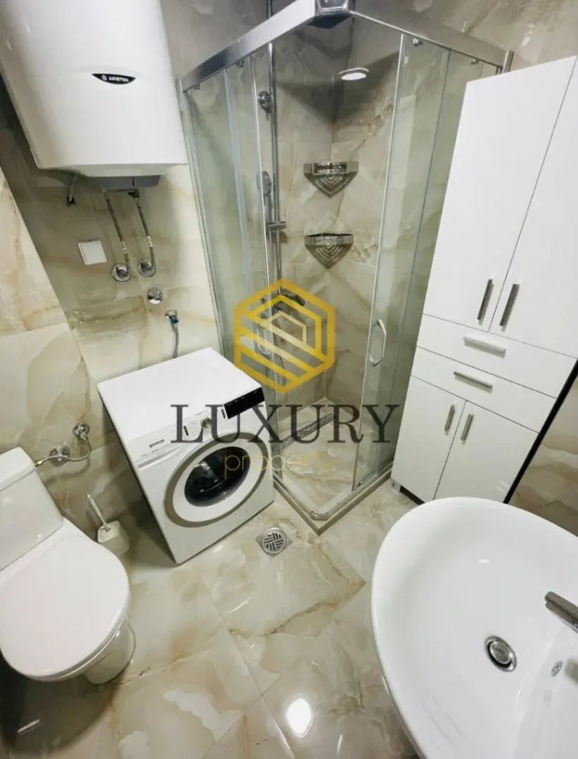 Izdavanje, dvosoban stan, 80m², Blok 6, Podgorica