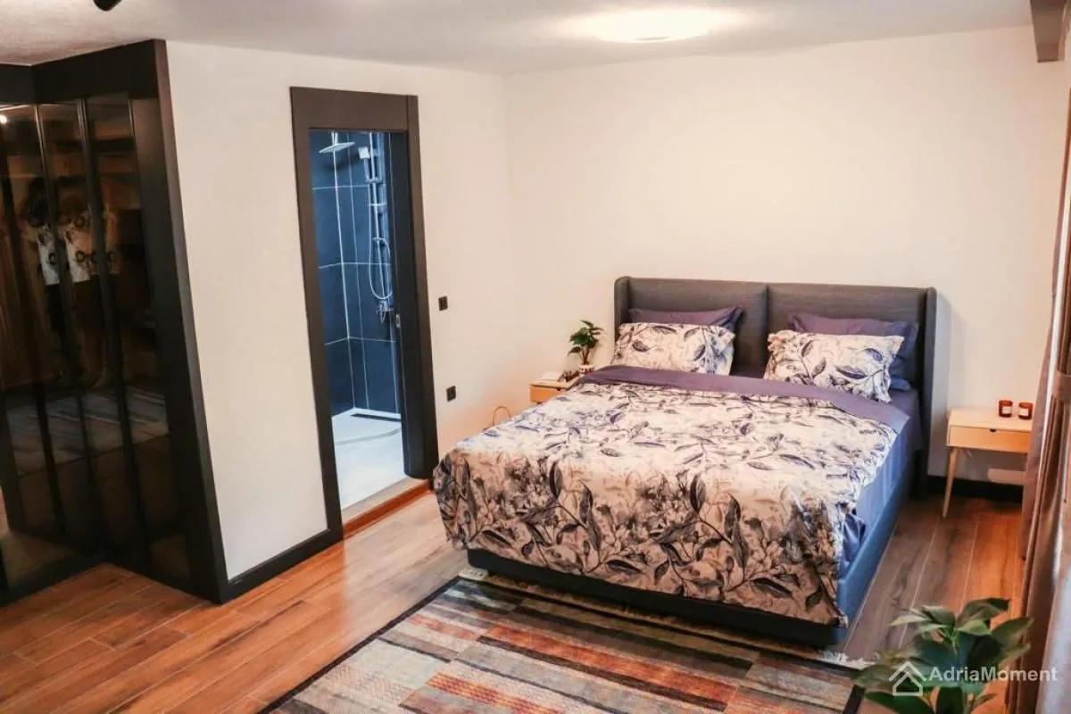 Sale, two bedroom apartment, 155m², Sveti Stefan, Budva