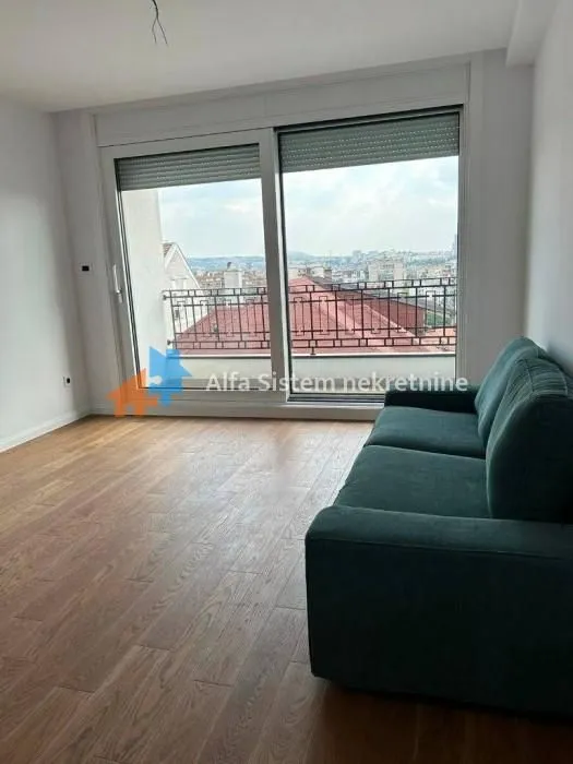 Izdavanje, dvosoban stan, 56m², Čubura, Beograd