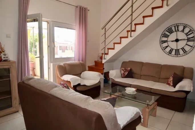 Izdavanje, dvosoban stan, 70m², Dumidran, Tivat