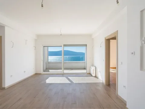 Prodaja, stan, 66m², Tivat, Crna Gora - image 9
