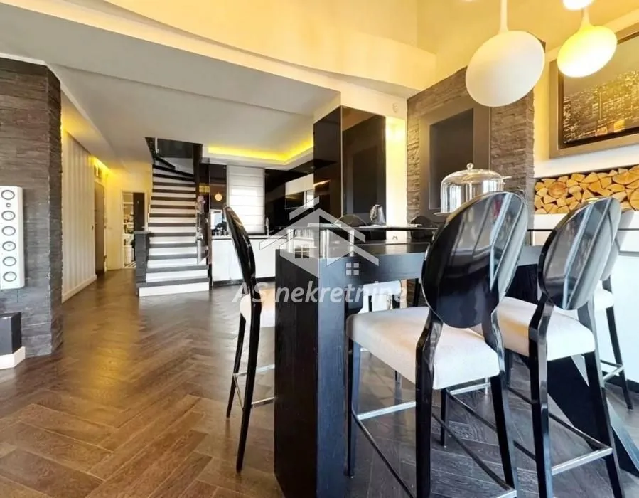 Prodaja, četvorosoban stan, 117m², Vračar Sve Podlokacije, Beograd