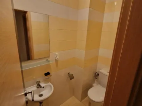 Izdavanje, dvosoban stan, 74m², Pobrežje, Podgorica - image 8