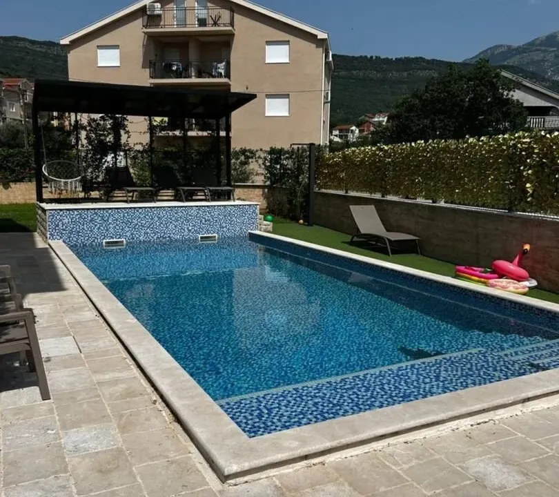 Rent, house, 200m², Mrčevac, Tivat