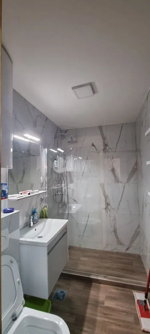 Prodaja, jednosoban stan, 38m², 25. Maj, Zlatibor