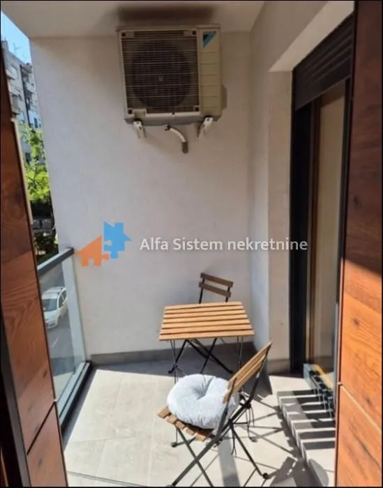 Rent, two bedroom apartment, 50m², Južni Bulevar, Vračar Sve Podlokacije