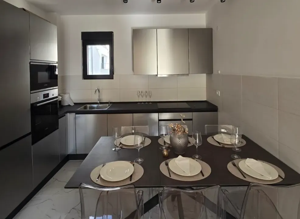 Rent, two bedroom apartment, 61m², Tivat, Crna Gora