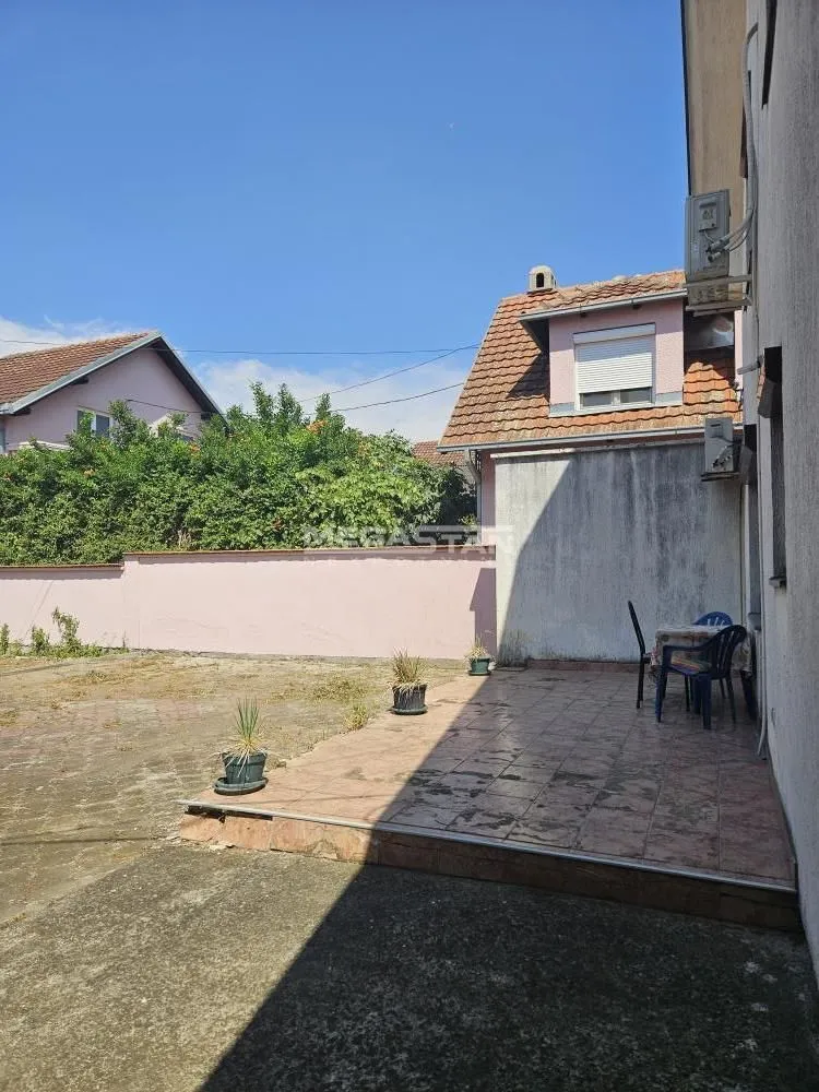 Sale, house, 235m², Batajnica, Beograd
