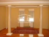 Sale, house, 531m², Zvezdin Stadion, Beograd - image 7
