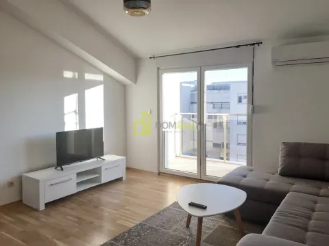 Prodaja, jednosoban stan, 45m², Blok 9, Podgorica - image 4