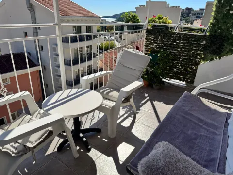 Sale, two bedroom apartment, 59m², Bečići, Budva - image 9