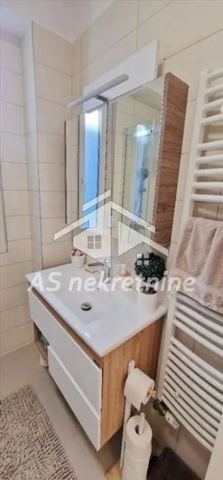 Izdavanje, dvosoban stan, 45m², Novi Beograd Blok 63, Novi Beograd Sve Podlokacije