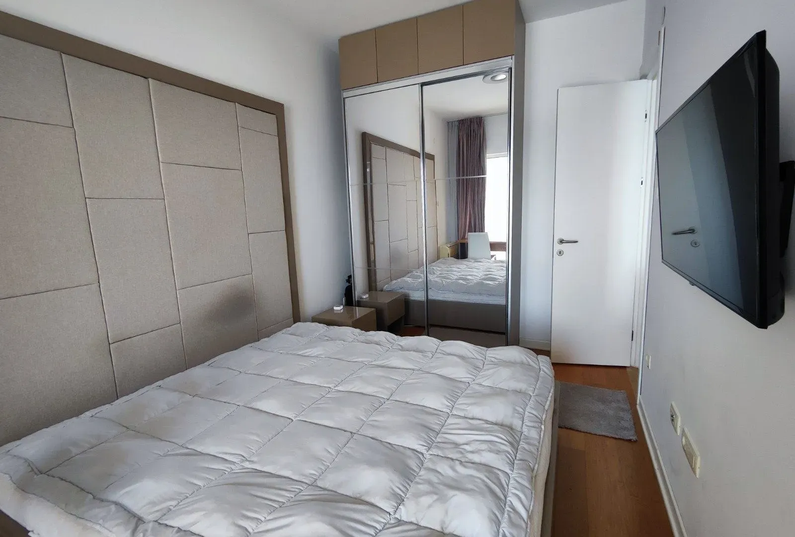 Izdavanje, dvosoban stan, 77m², Centar, Budva