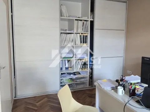 Izdavanje, poslovni prostor, 68m², Centar, Novi Sad - image 1