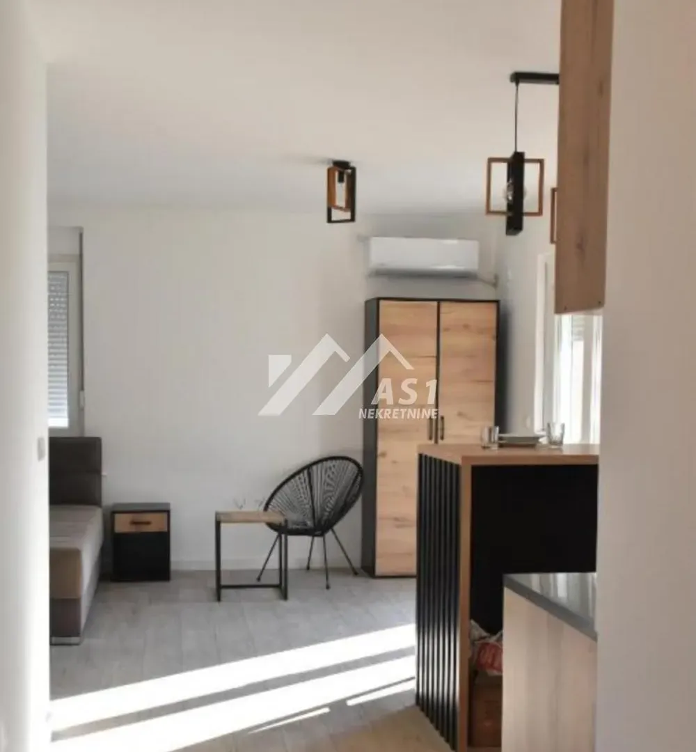 Rent, office space, 350m², Petrovaradin, Novi Sad