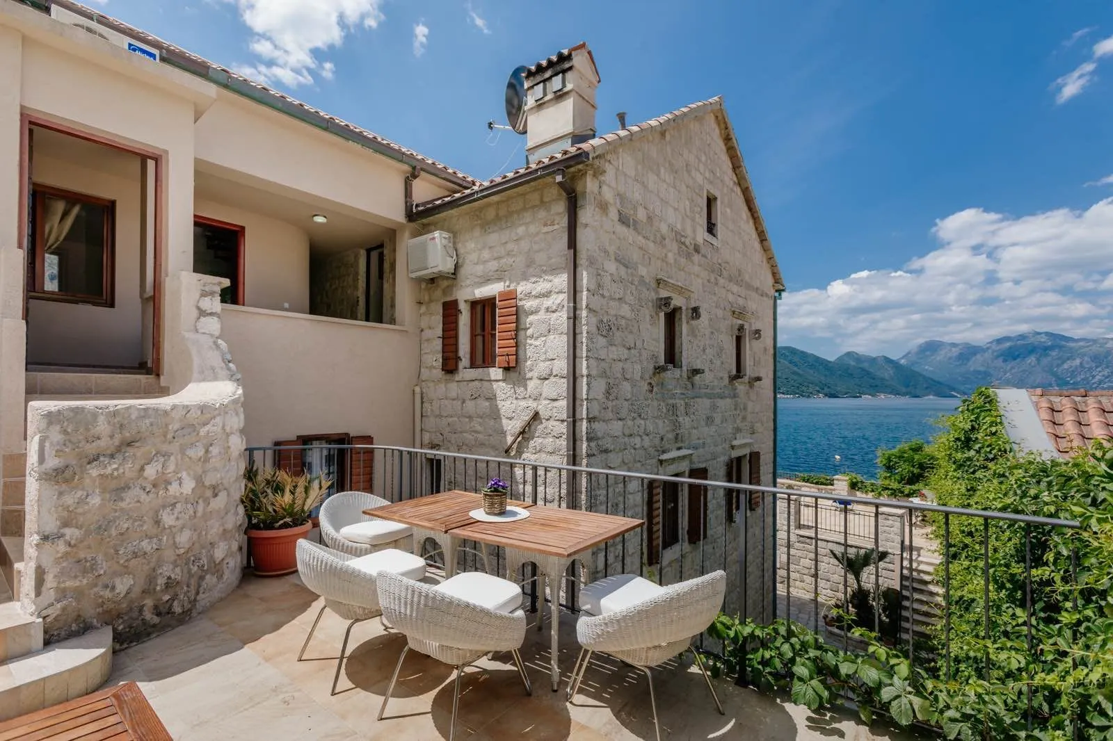 Prodaja, kuća, 370m², Kotor, Crna Gora