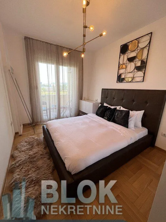 Izdavanje, dvosoban stan, 75m², Podgorica, Crna Gora