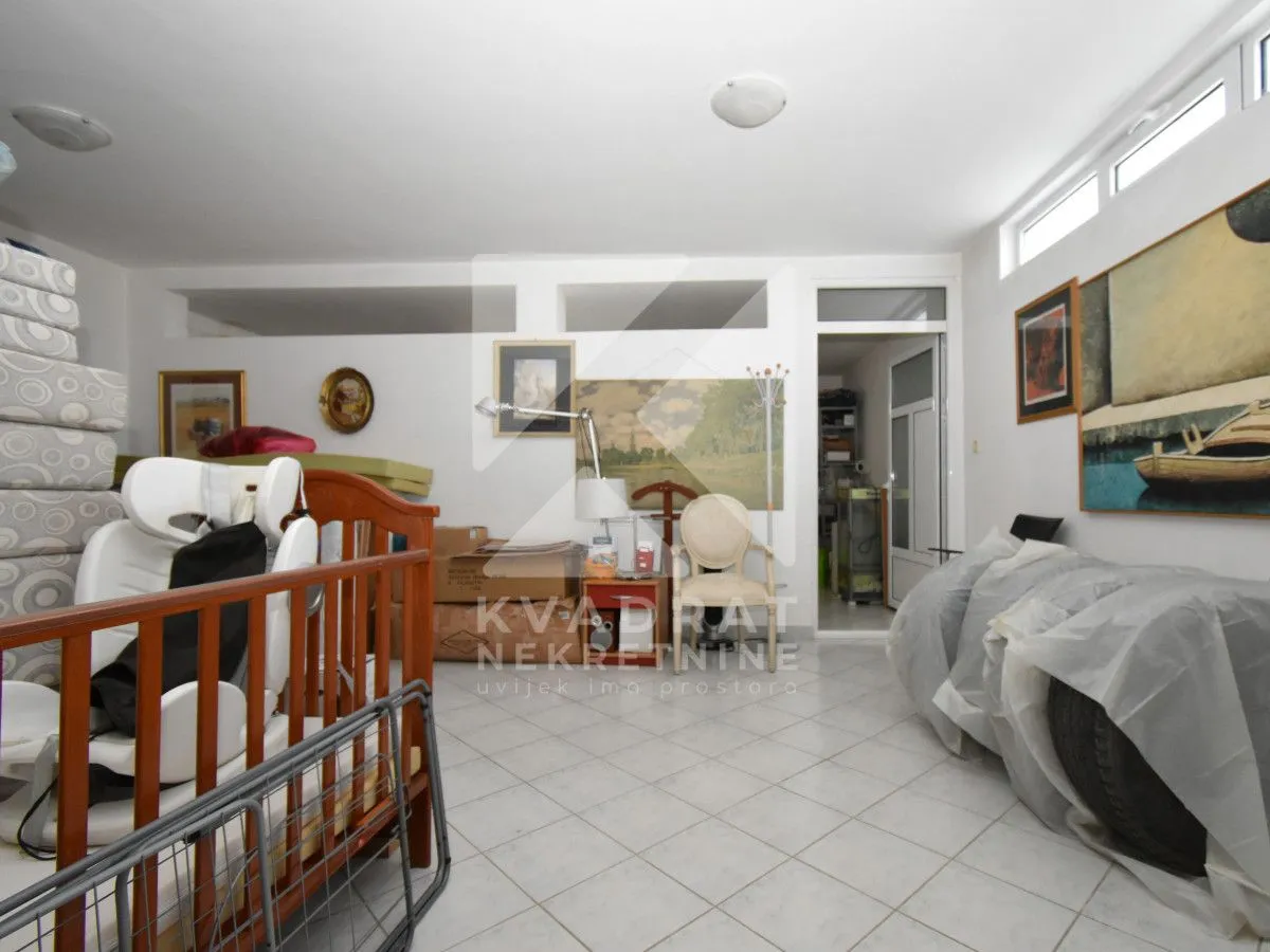 Rent, house, 300m², Donja Gorica, Podgorica