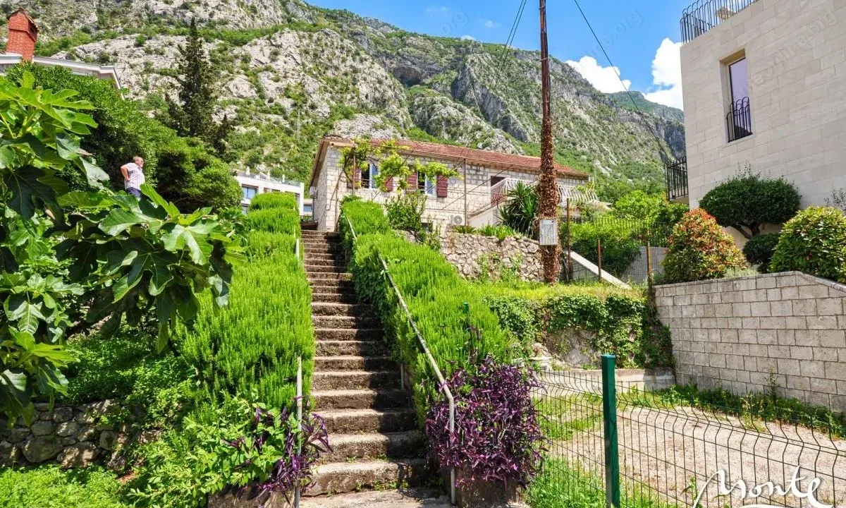 Prodaja, kuća, 1198m², Dobrota, Kotor
