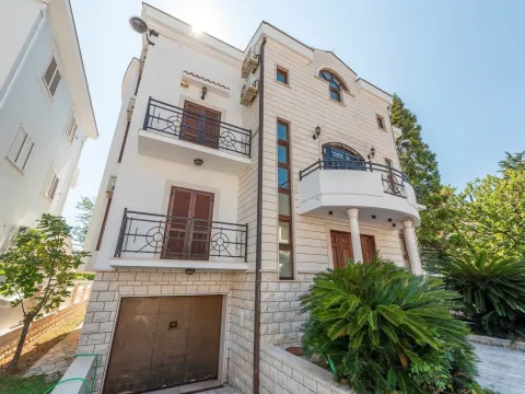 Prodaja, kuća, 670m², Gorica C, Podgorica - image 4