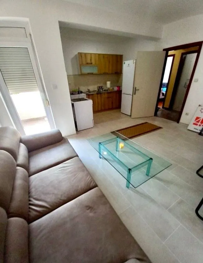 Izdavanje, dvosoban stan, 55m², City Kvart, Podgorica