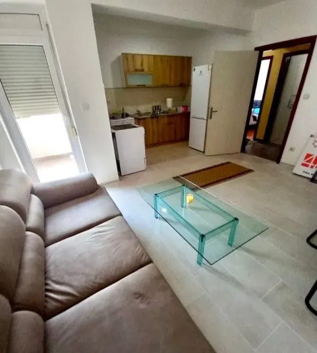 Izdavanje, dvosoban stan, 55m², City Kvart, Podgorica