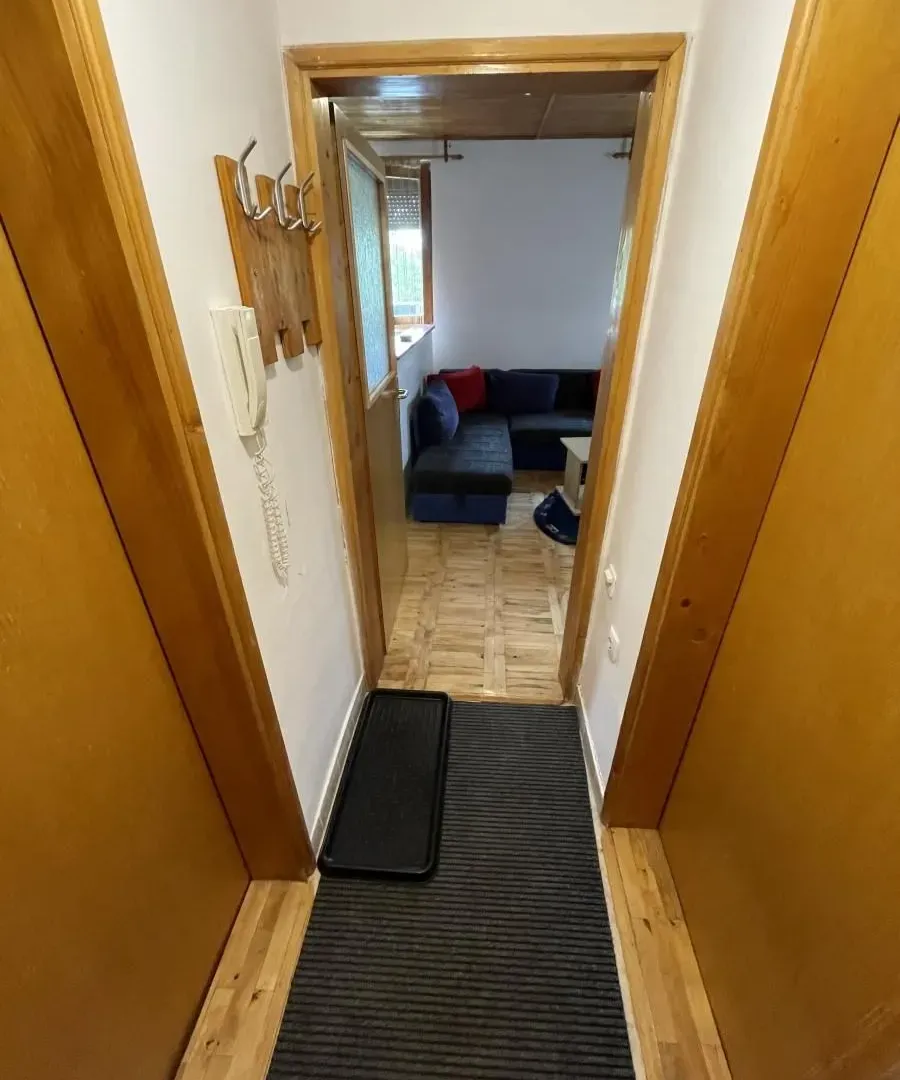 Prodaja, dvosoban stan, 40m², Železnička Stanica, Novi Sad Sve Podlokacije