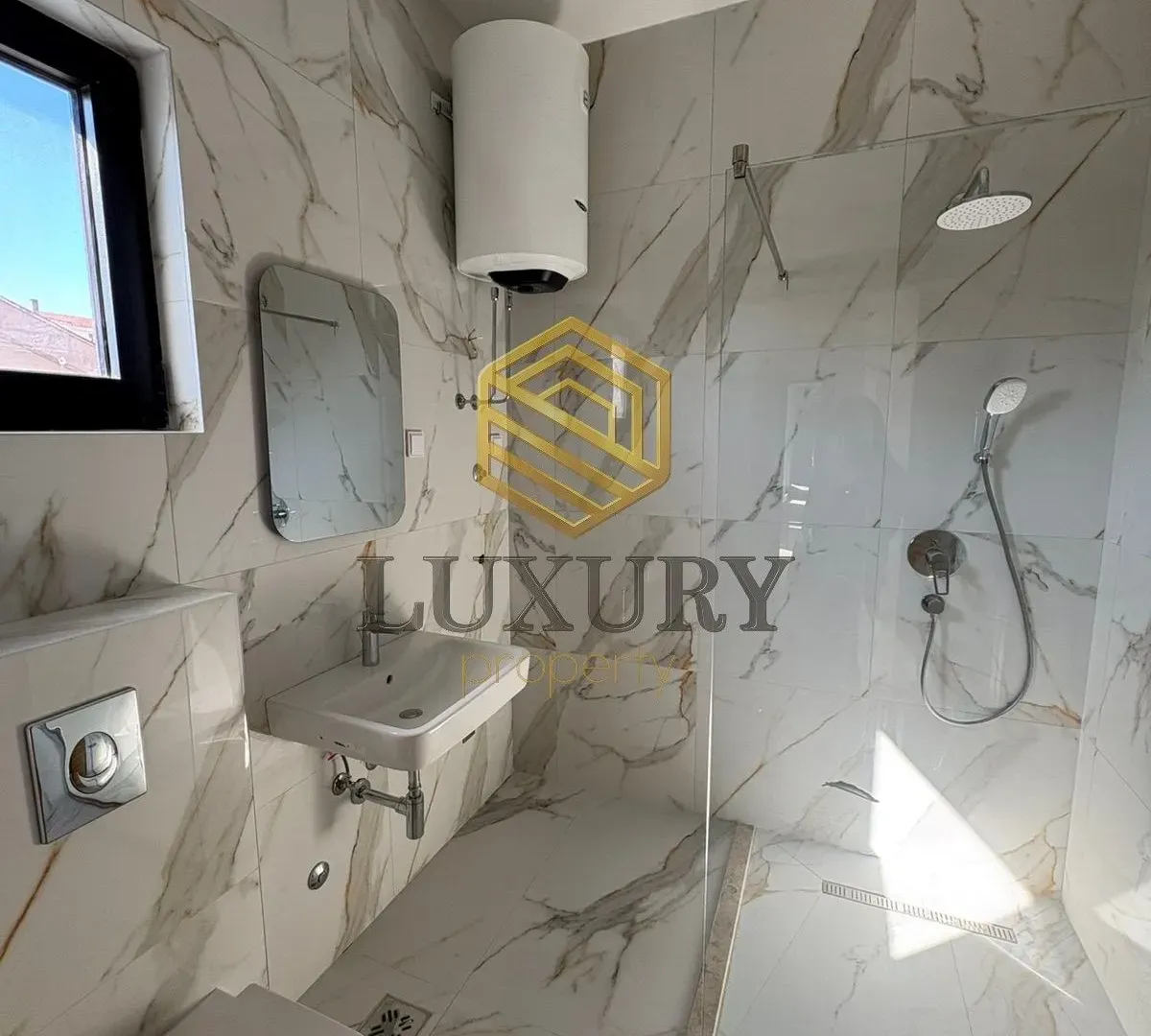 Prodaja, garsonjera, 33m², Momišići, Podgorica