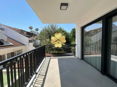 Izdavanje, trosoban stan, 120m², Gorica C, Podgorica - image 9