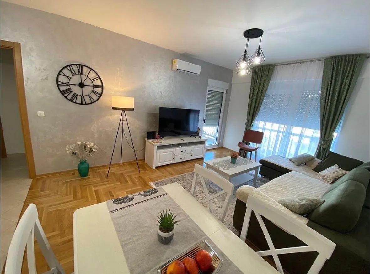Izdavanje, jednosoban stan, 55m², Donja Lastva, Tivat