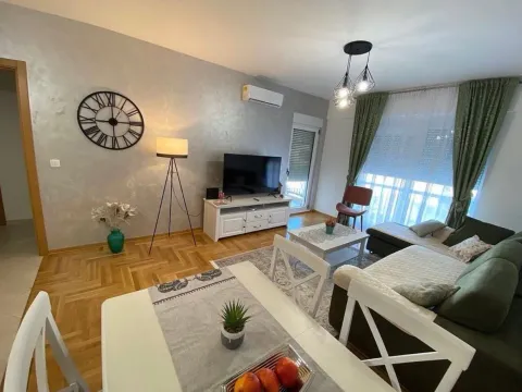 Izdavanje, jednosoban stan, 55m², Donja Lastva, Tivat - image 2