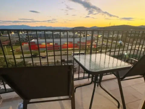 Izdavanje, dvosoban stan, 60m², Pobrežje, Podgorica - image 13