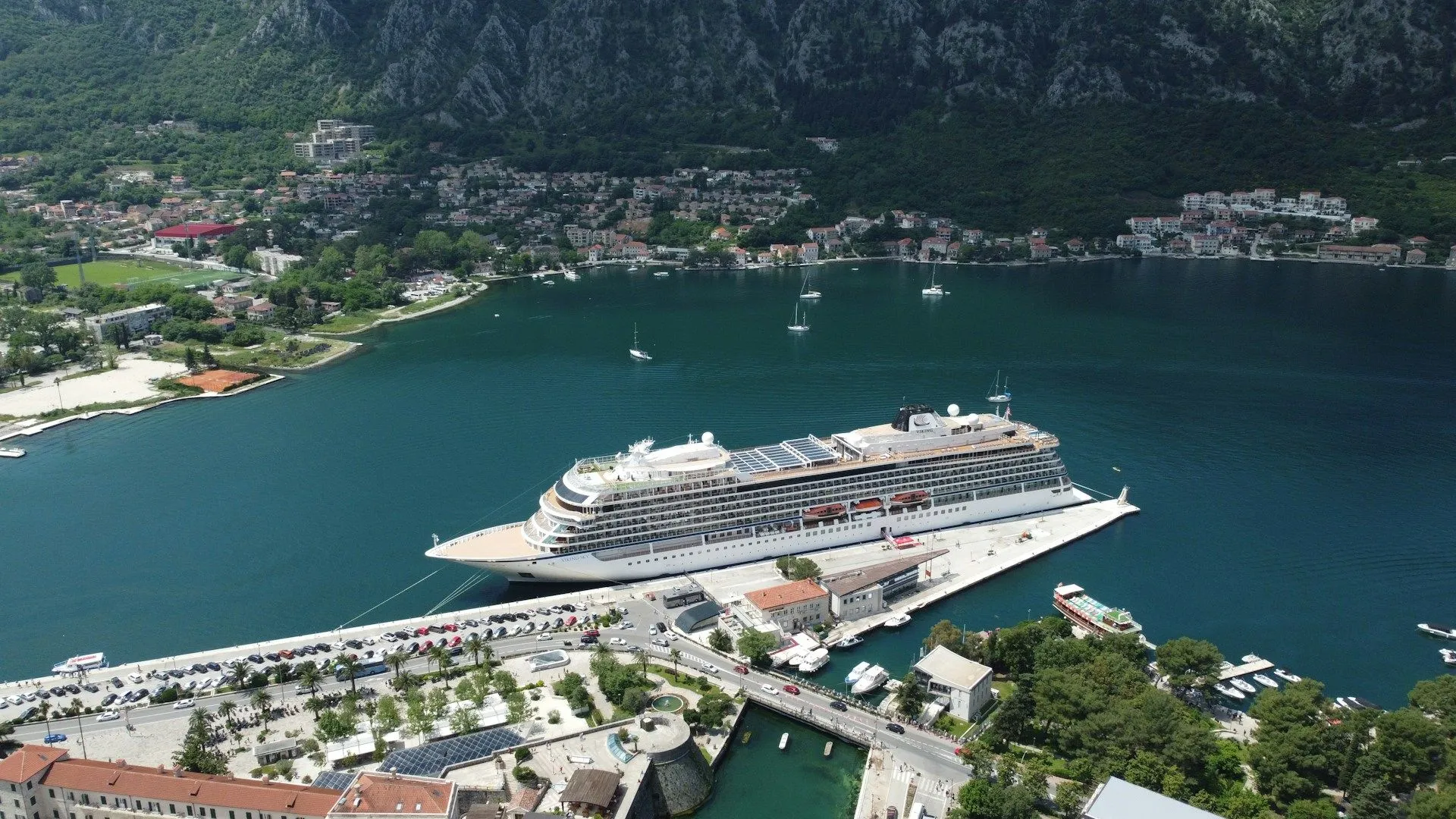 Prodaja, plac, 12000m², Grad, Kotor