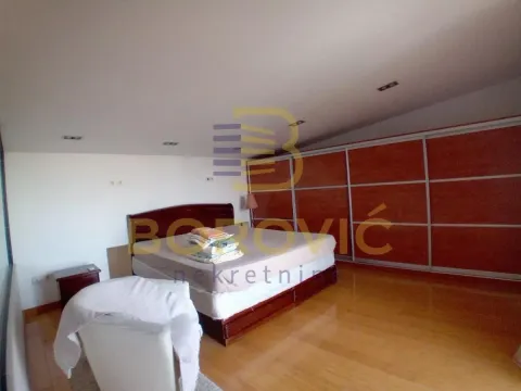 Rent, two bedroom apartment, 100m², Savski Venac, Beograd - image 6