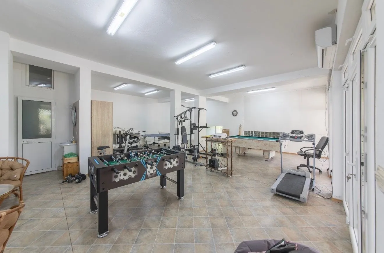 Izdavanje, jednosoban stan, 50m², Pržice, Kotor