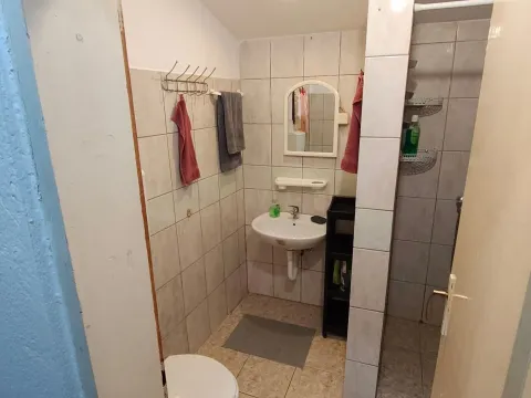 Rent, house, 42m², Malo Brdo, Podgorica - image 6