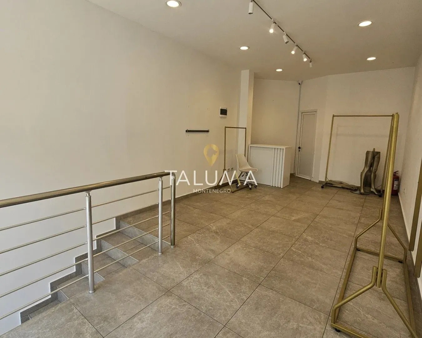 Rent, office space, 40m², Stari Aerodrom, Podgorica