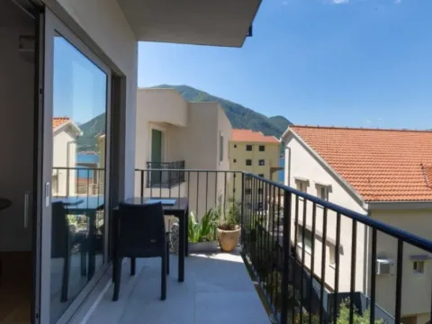 Sale, one bedroom apartment, 52m², Dobrota, Kotor