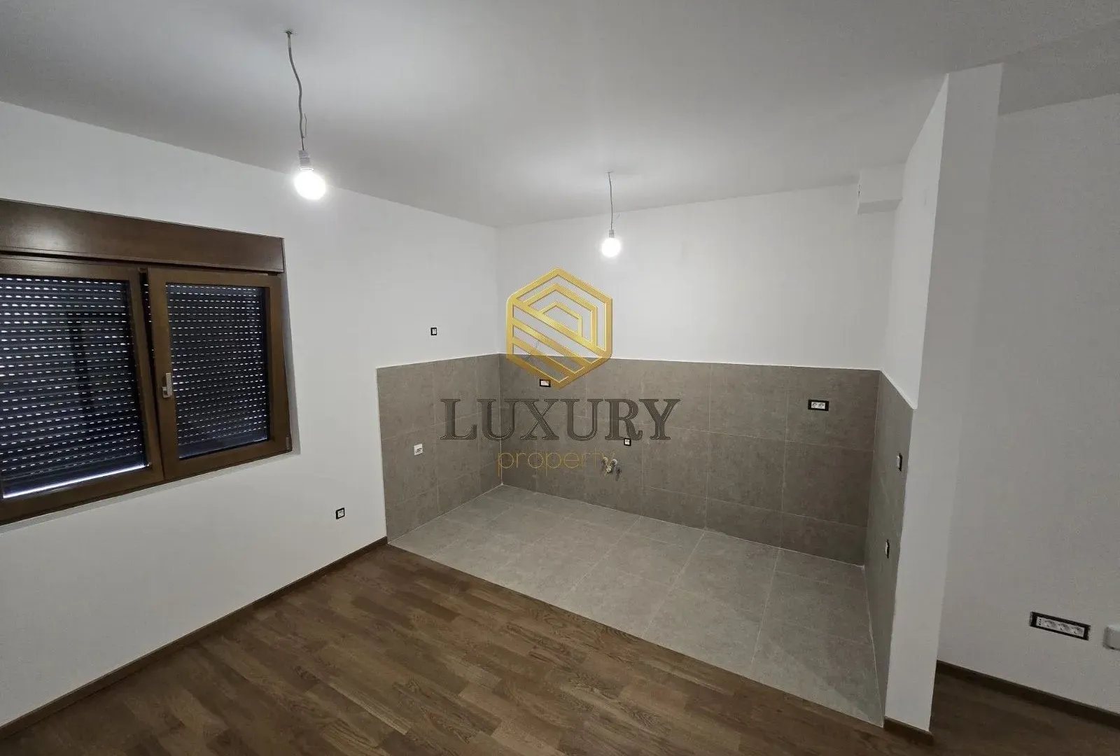 Izdavanje, trosoban stan, 81m², Vezirov Most, Podgorica