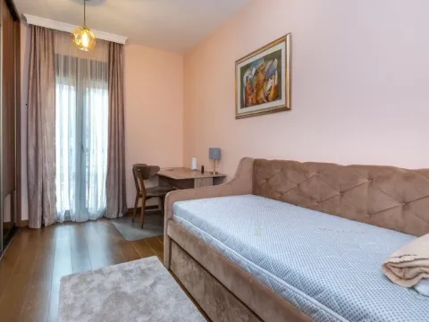 Izdavanje, trosoban stan, Ljubović, Podgorica - image 10