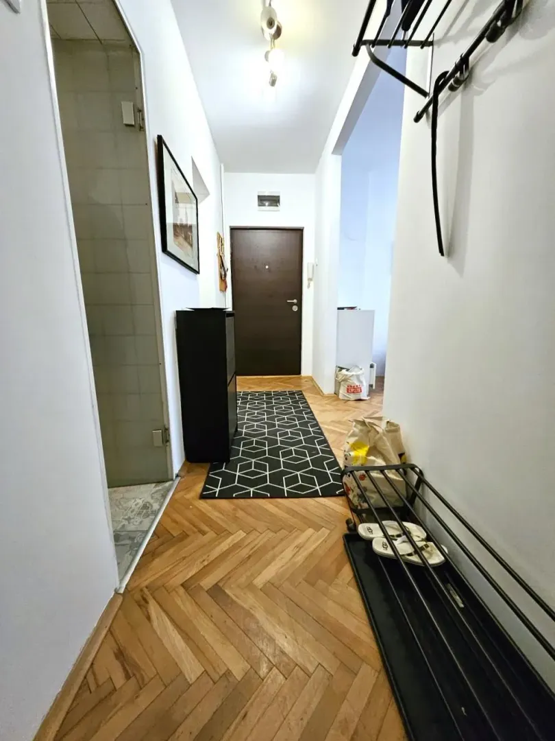 Izdavanje, dvosoban stan, 41m², Stari Grad, Beograd
