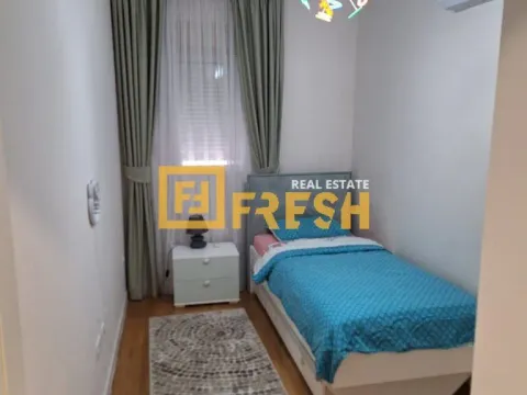 Rent, three bedroom apartment, 94m², City Kvart, Podgorica - image 9