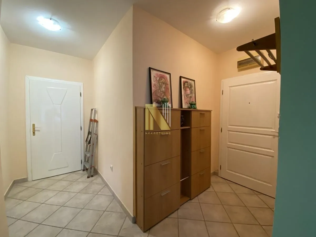 Izdavanje, dvosoban stan, 45m², Grbavica, Novi Sad Sve Podlokacije