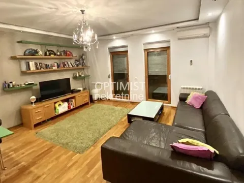 Izdavanje, dvosoban stan, 60m², Stari Grad, Beograd