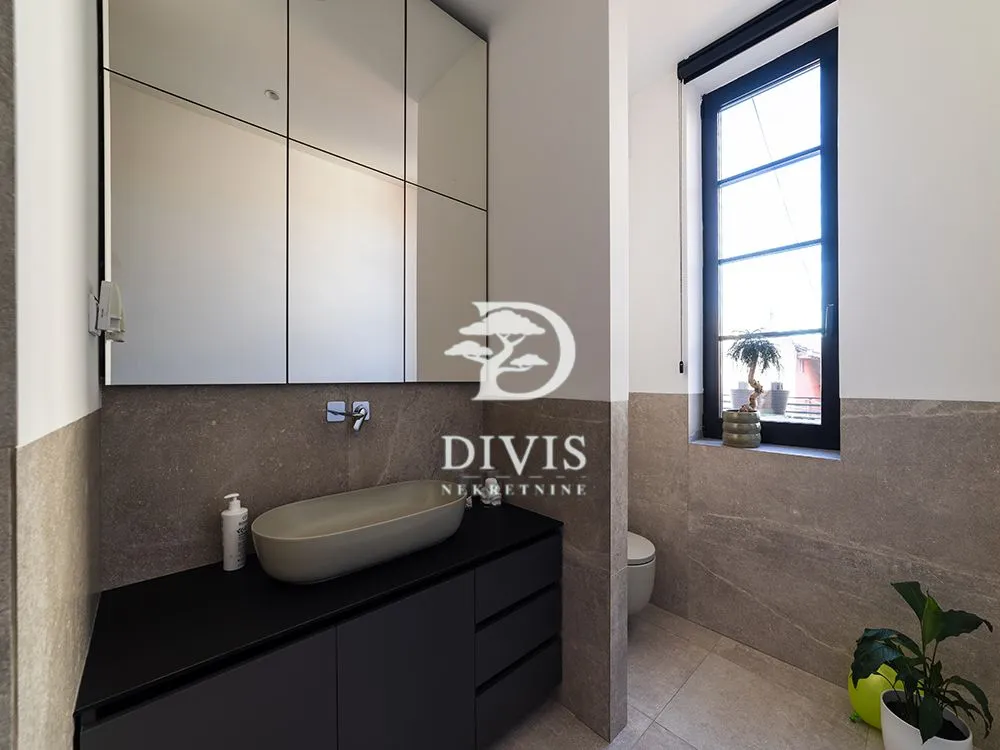 Sale, four bedroom apartment, 130m², Hadzipopovac, Palilula Sve Podlokacije