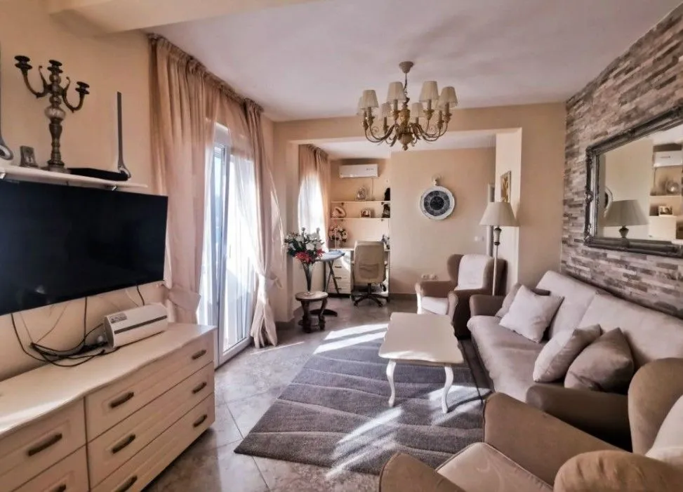 Sale, five bedroom apartment, 168m², Dobre Vode, Bar