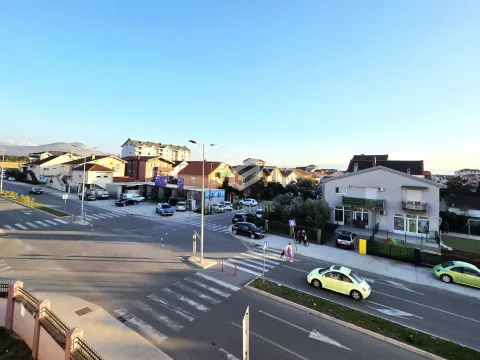 Izdavanje, dvosoban stan, 76m², Stari Aerodrom, Podgorica - image 10