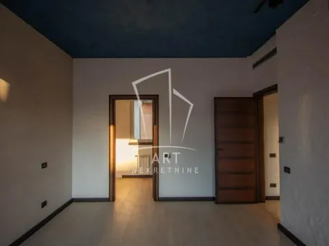 Sale, four bedroom apartment, 150m², Kalenić Pijaca, Vračar Sve Podlokacije - image 18