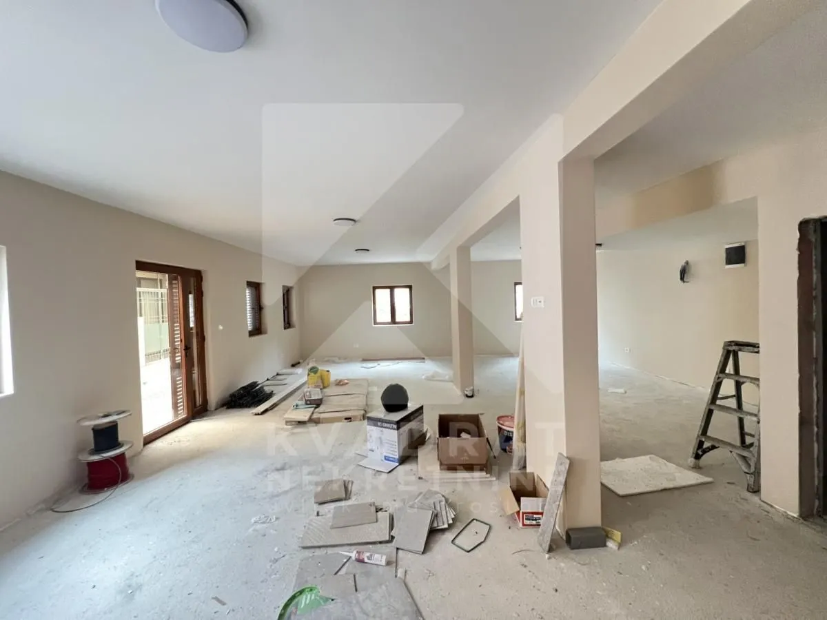 Rent, office space, 90m², Stara Varoš, Podgorica